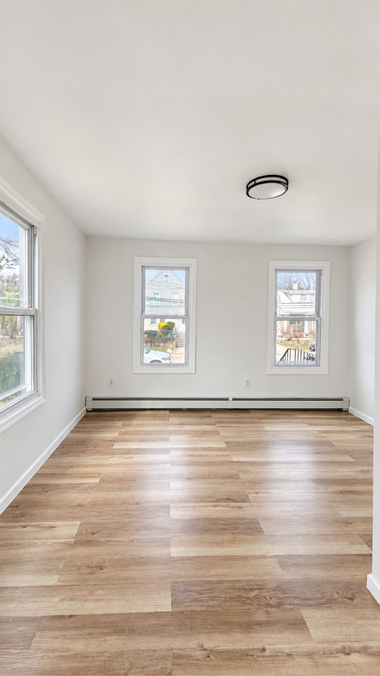Segundo dormitorio de 24 Columbus Drive