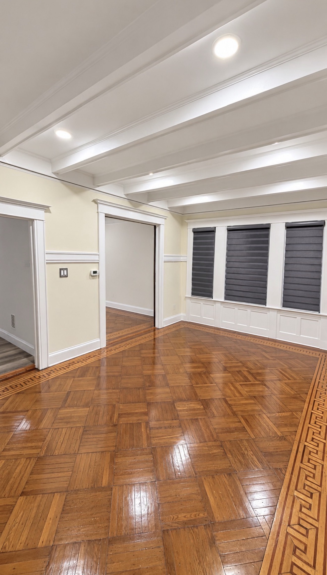 Segunda vista del comedor de 85-12 Woodhaven Boulevard