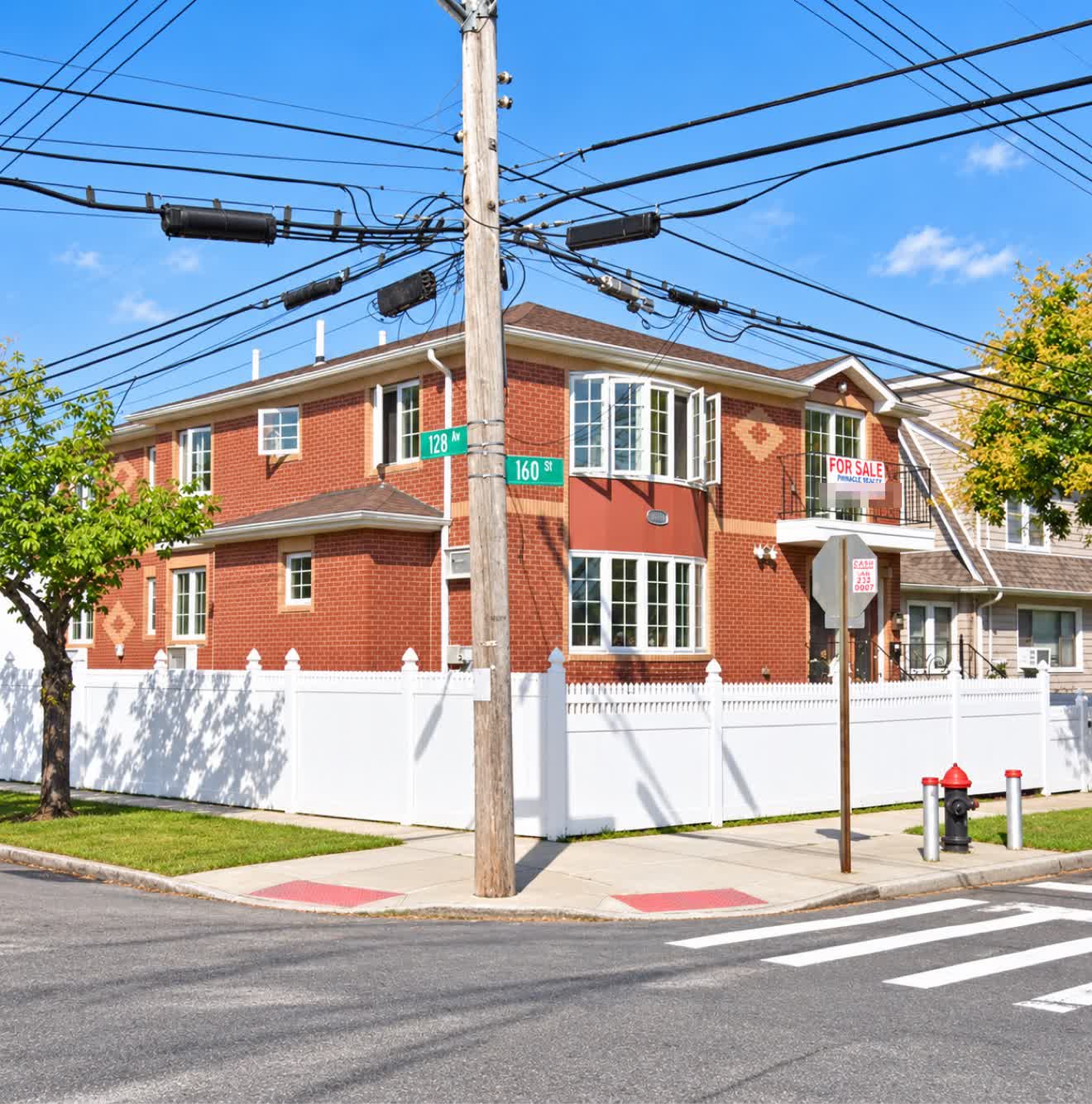 Vista de esquina de 127-20 160th Street