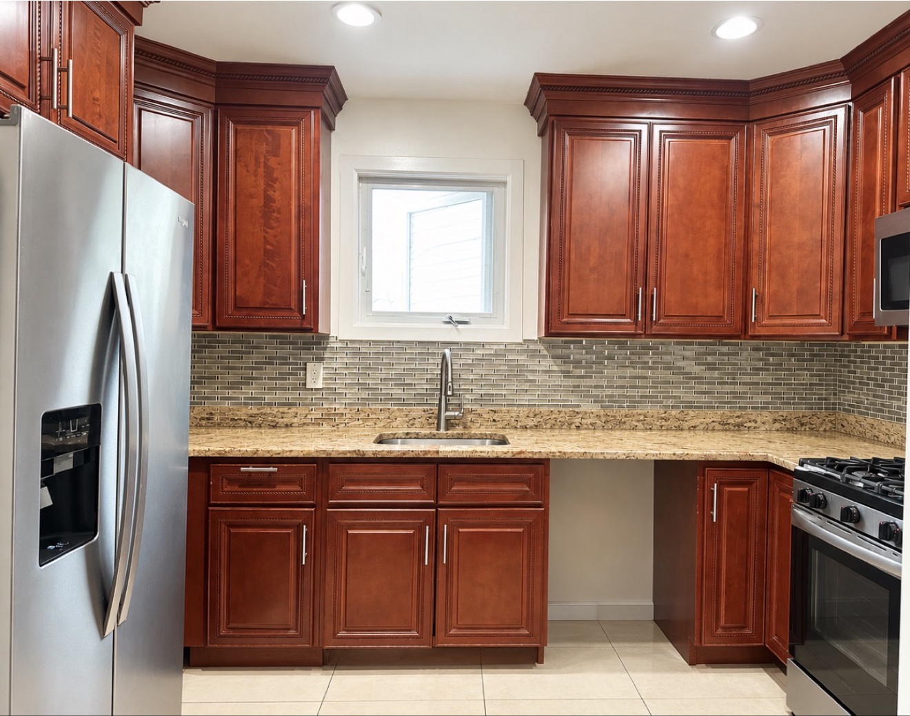 Cocina de madera de 127-20 160th Street