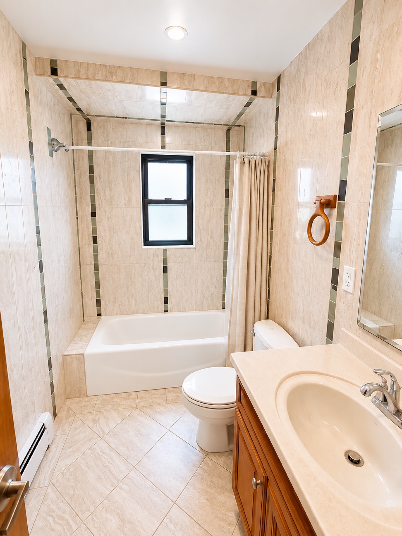 Baño de 12519 14th Ave