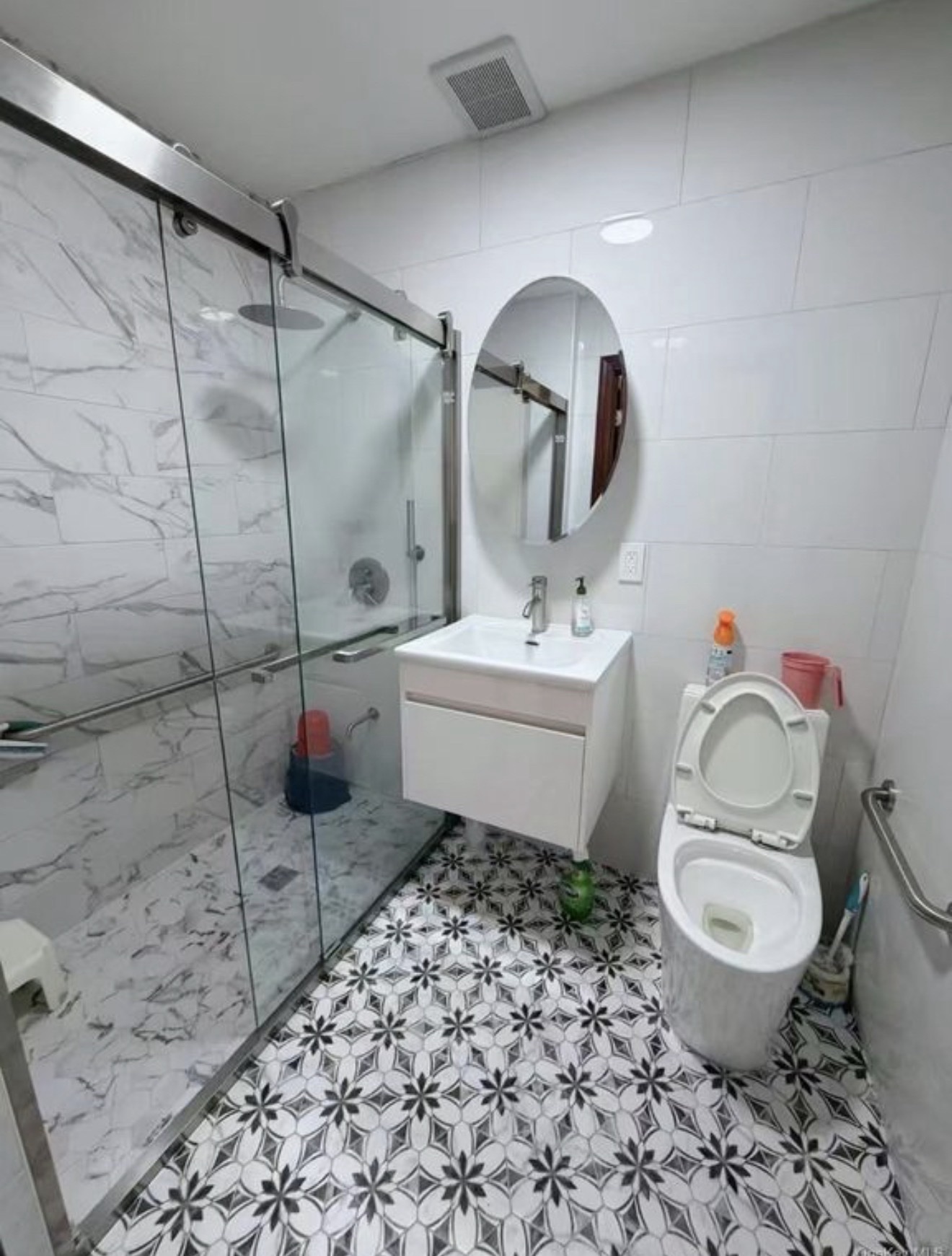 Baño de 69-42 43rd Avenue